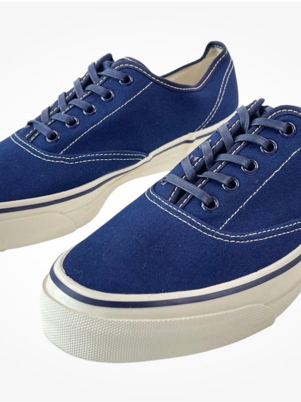 Buck Mason Canvas Low-Top Sneakers in Navy